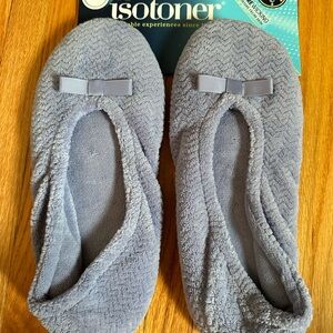 XL BNWT Isotoner Lavender Slippers